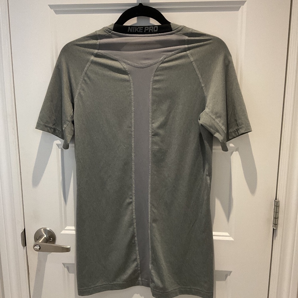 Men’s Nike Pro Dry fit t-shirt - Picture 2 of 4